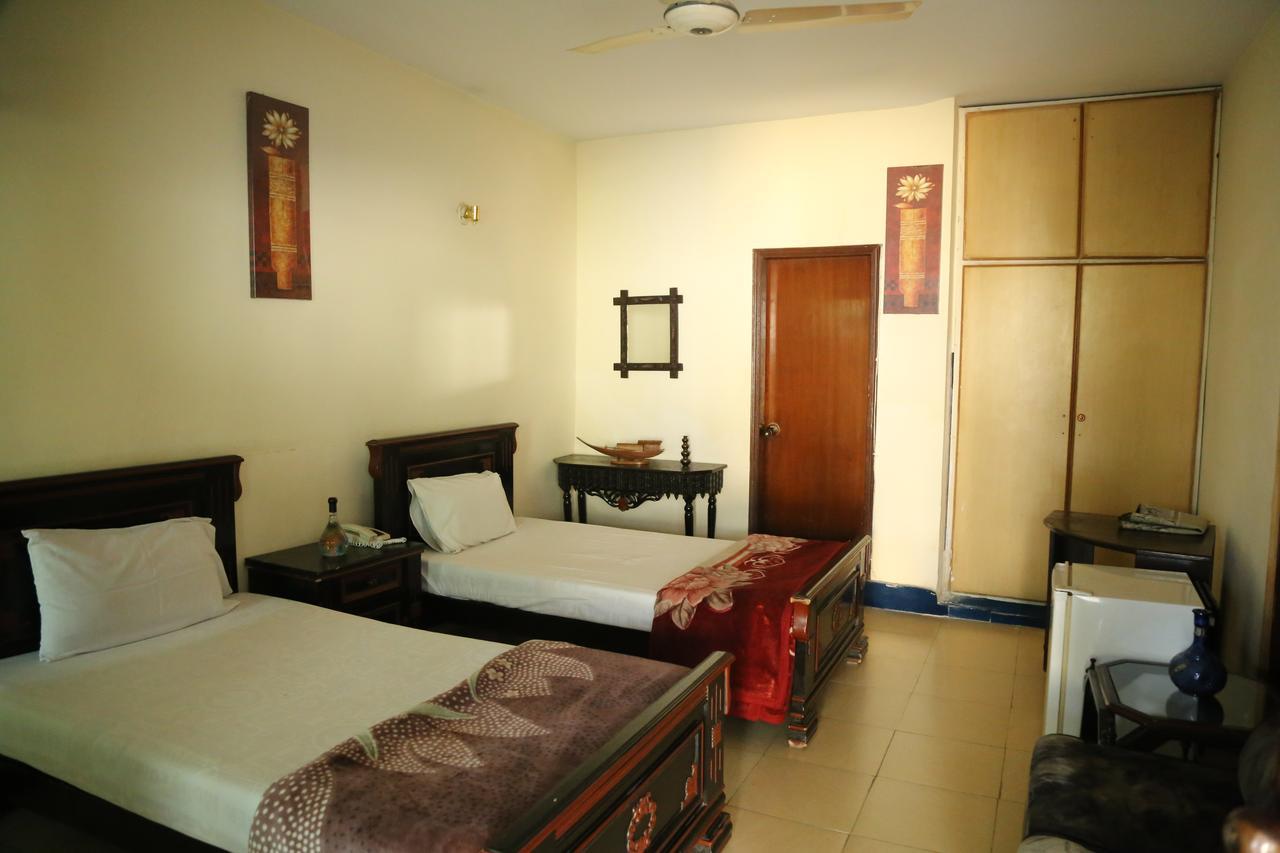 Hotel Sweet Inn Лахор Екстер'єр фото